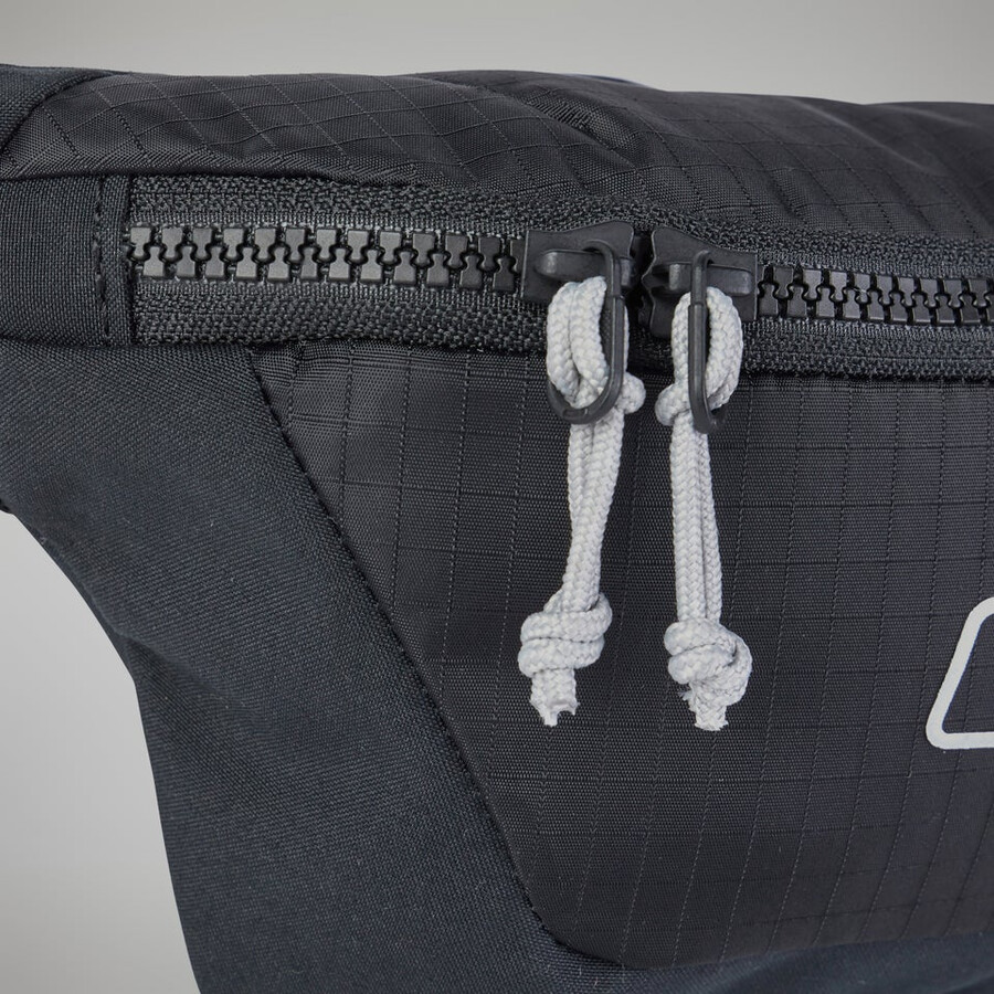 unisex carryall bum bag - black die berghaus