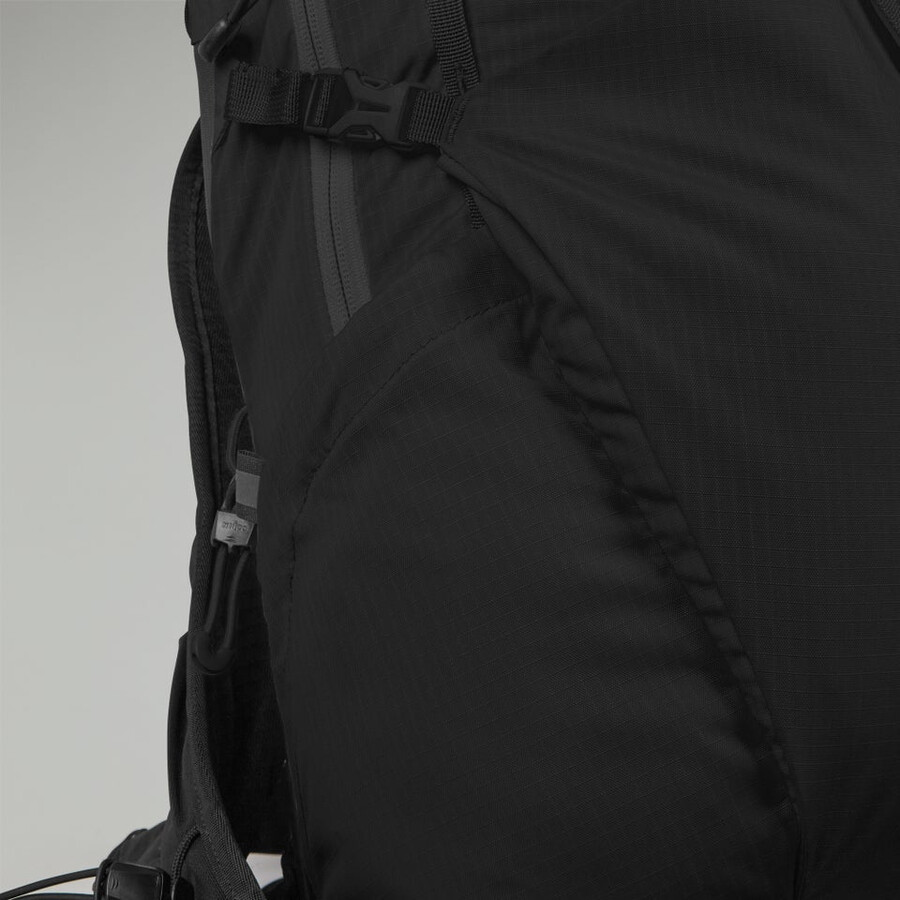 women s remote wanderung f23 rucksack - schwarz berghaus