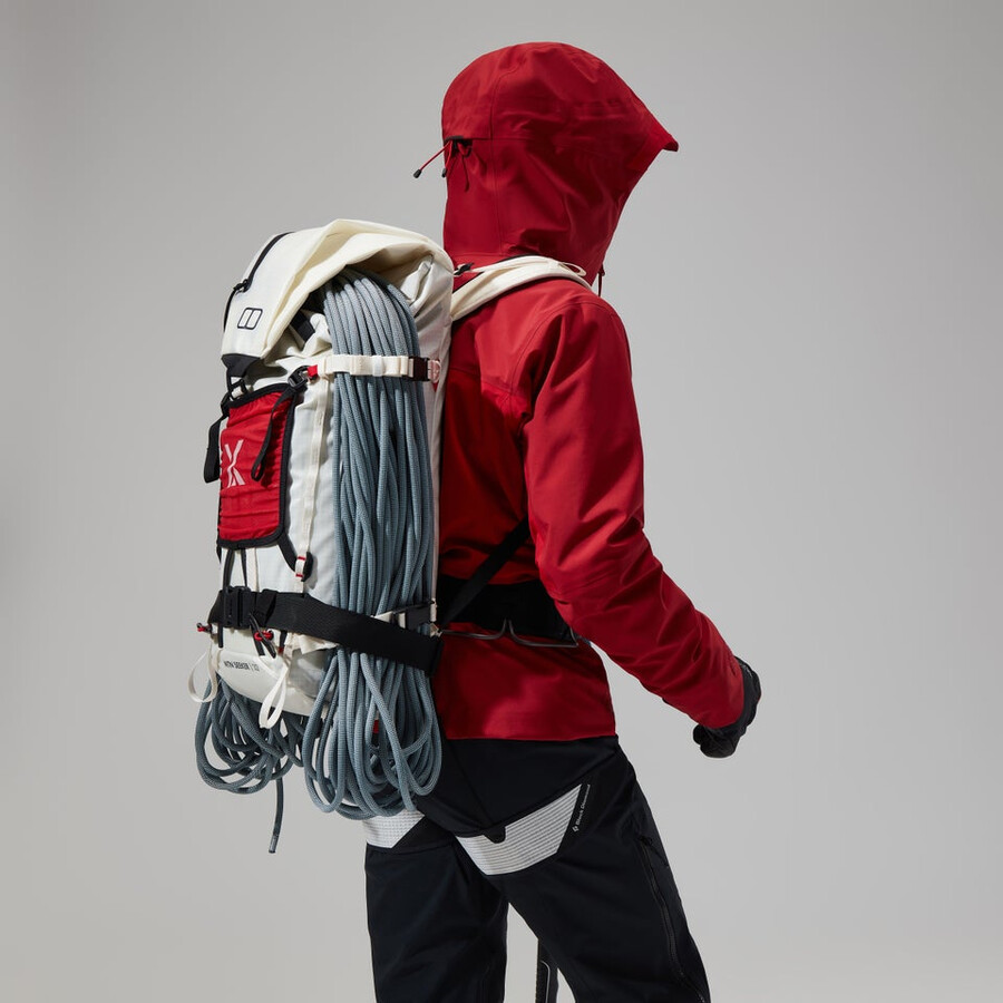women s mtn seeker gore-tex jacke - dark redrot berghaus